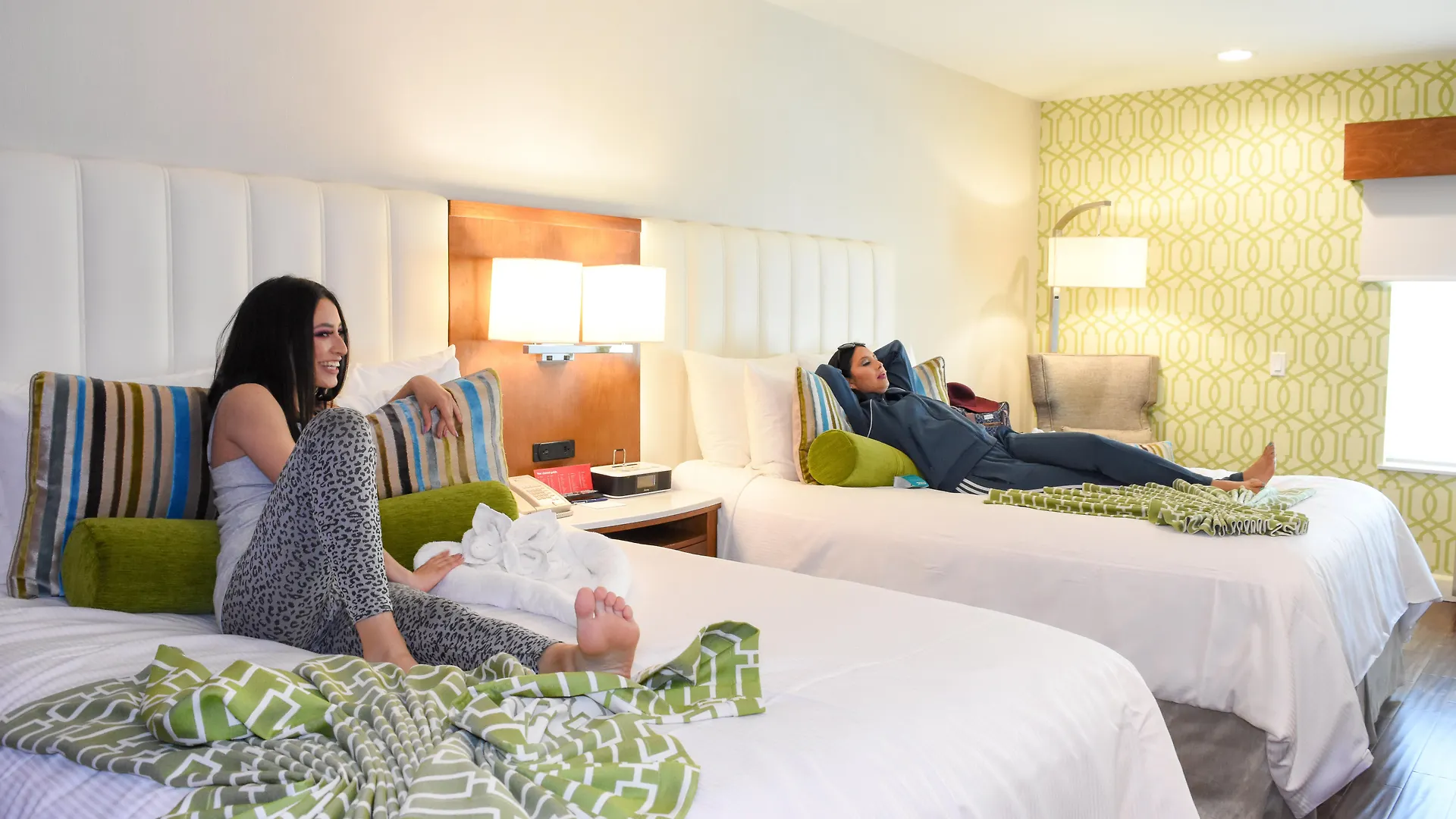 Resort Hotel Indigo Anaheim By Ihg